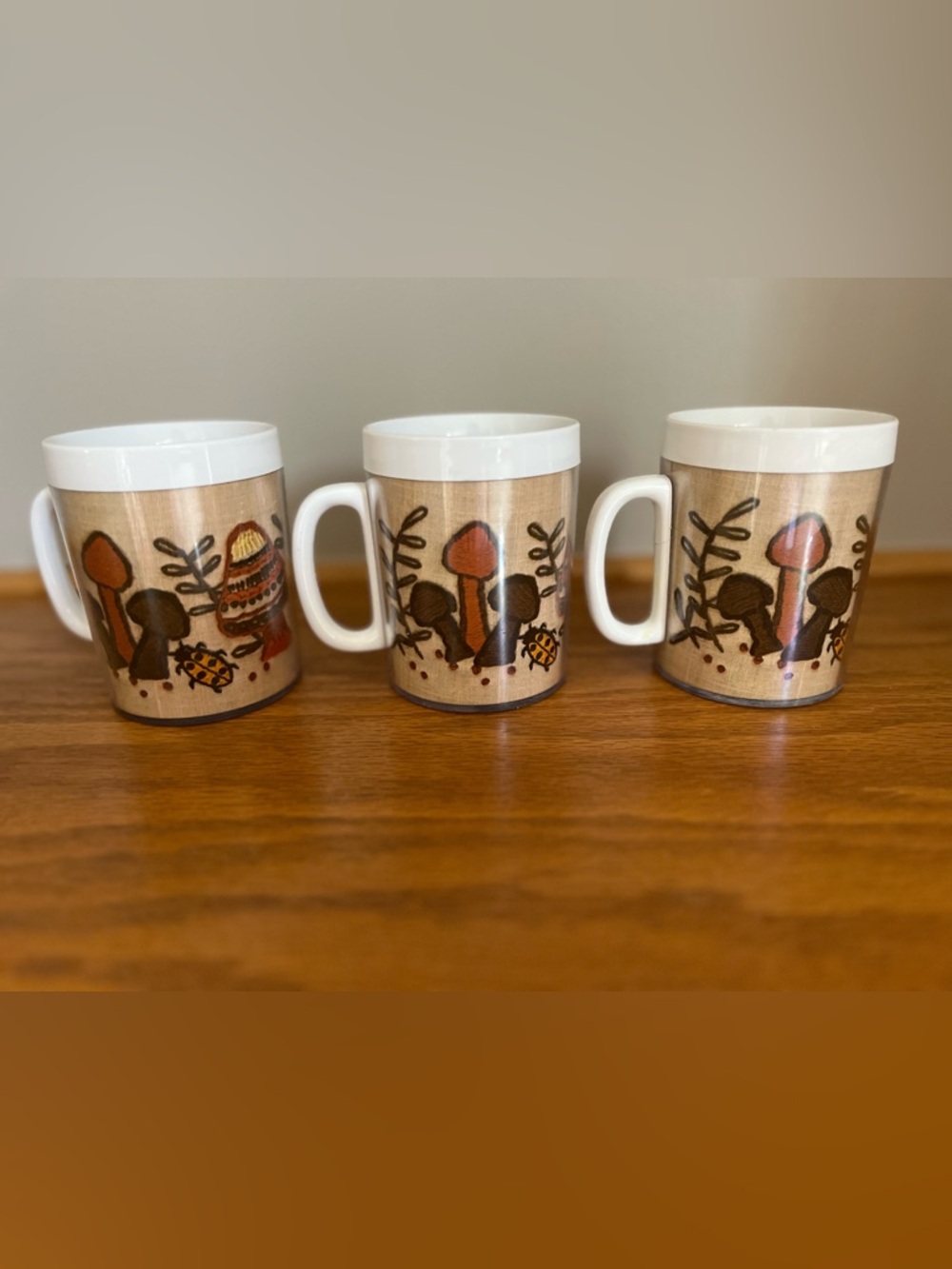 Vintage 1970 Thermo Serve insulated mugs. Set of 3 - Picture 5 of 16